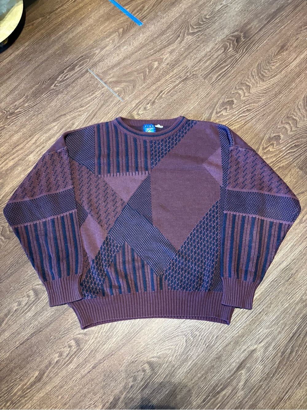 Vintage-Inspired Crewneck Sweater in Burgundy - Unbranded
